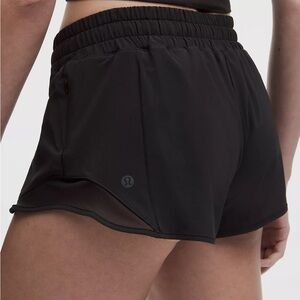 Lululemon Hotty Hot Low-Rise Lined Short 2.5" Running sweat wicking